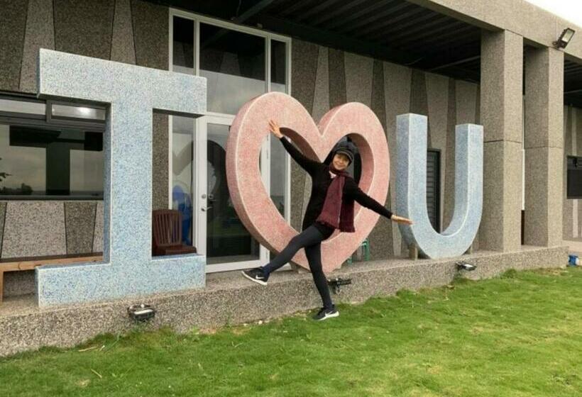 اتاق استاندارد چهار تخته, Sanasai Inn