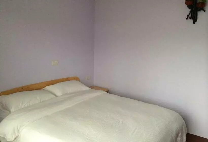 اتاق استاندارد, Dragon House B&b