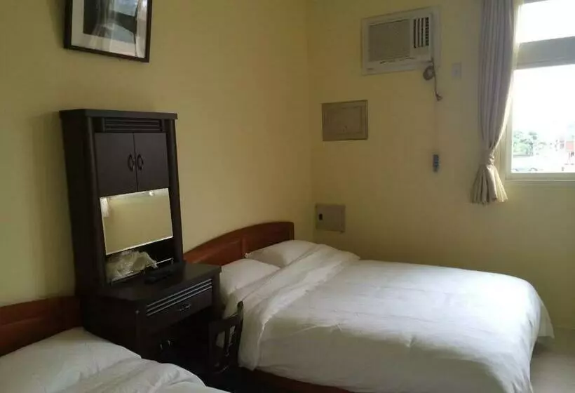 اتاق استاندارد چهار تخته, Dragon House B&b