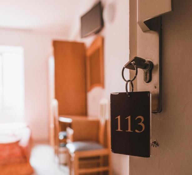 标准三人间, Ideal