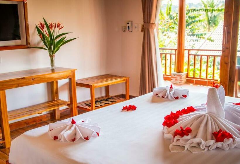 اتاق سوپریور با چشم‌انداز باغ, La Casa Resort