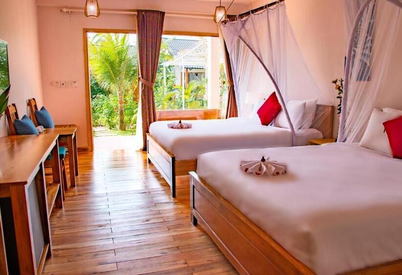 Standard Værelse til 3 pers. Haveudsigt, La Casa Resort