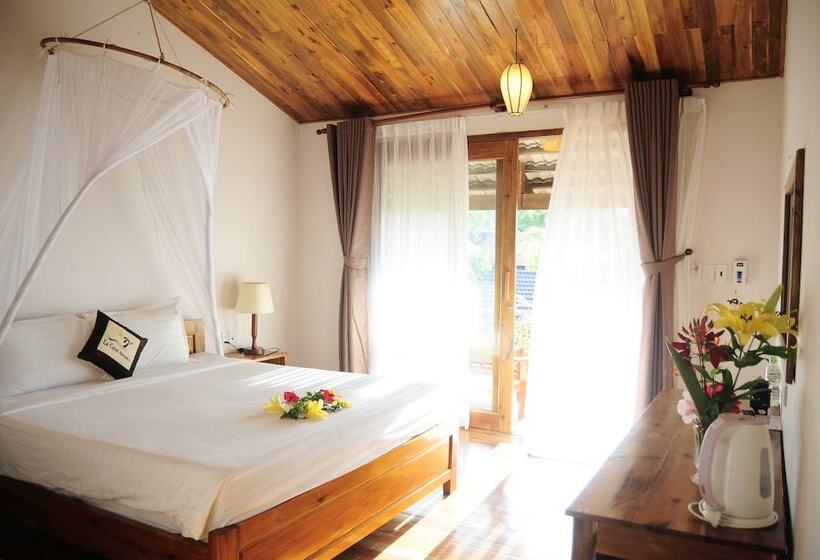 اتاق سوپریور با چشم‌انداز باغ, La Casa Resort