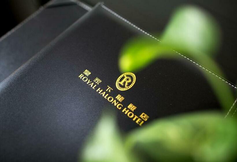 اتاق لوکس با چشم‌انداز دریا, Royal Halong