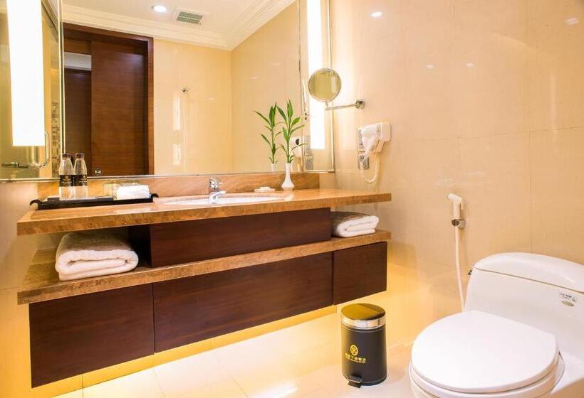 اتاق لوکس با چشم‌انداز دریا, Royal Halong