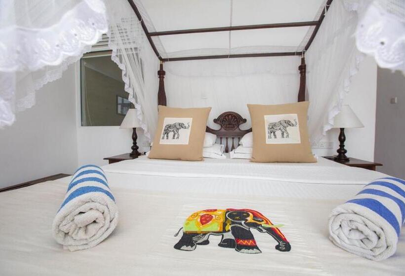 豪华海景房带阳台, Sea World Boutique