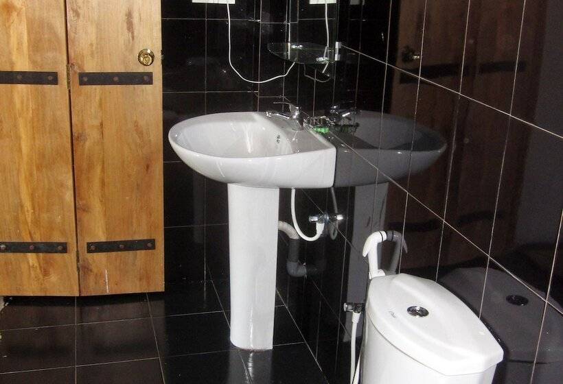 스탠다드 룸 더블 침대, Shiny Lakeside Resort