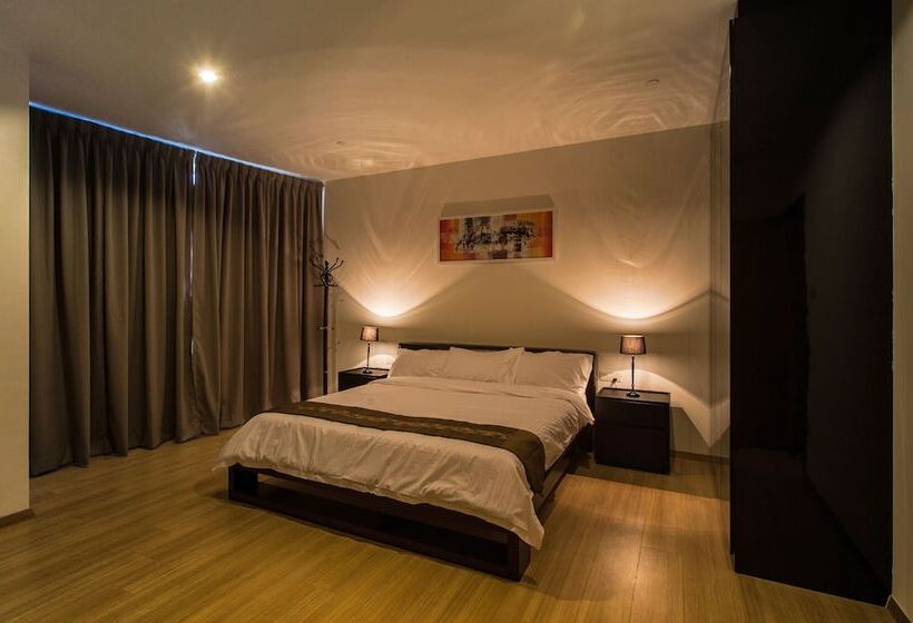 Люкс Кровать Кинг, Luxfort 118 Service Suites