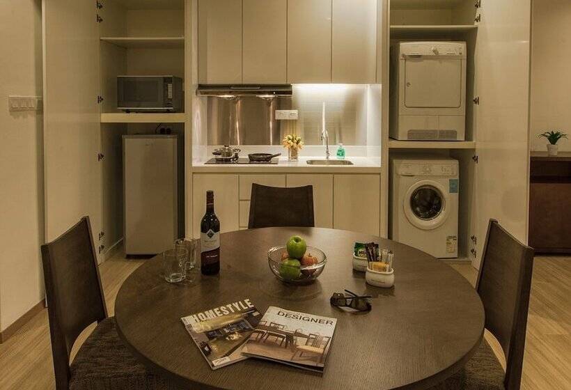 إستوديو ديلوكس, Luxfort 118 Service Suites