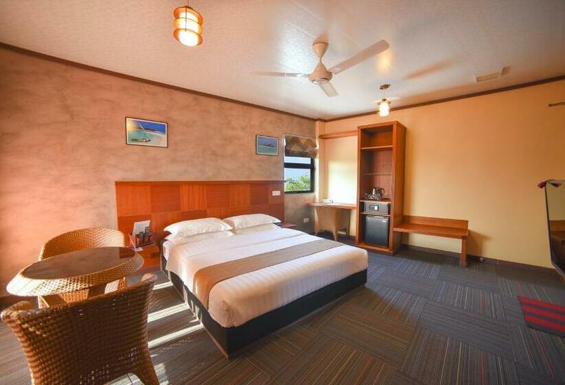 اتاق سوپریور با بالکن, Rashu Hiyaa