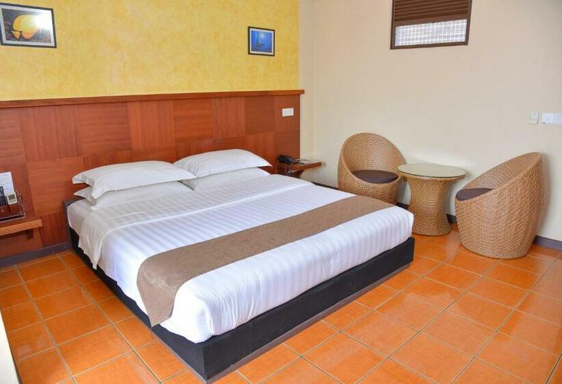 اتاق لوکس با بالکن, Rashu Hiyaa