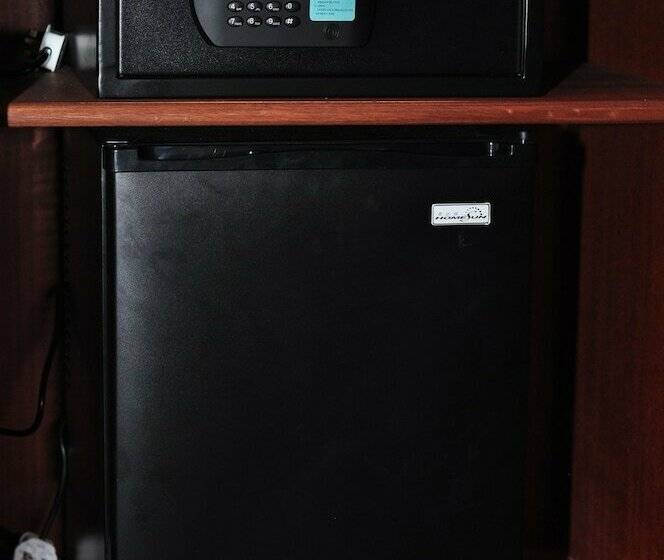 اتاق لوکس با چشم‌انداز, Rashu Hiyaa