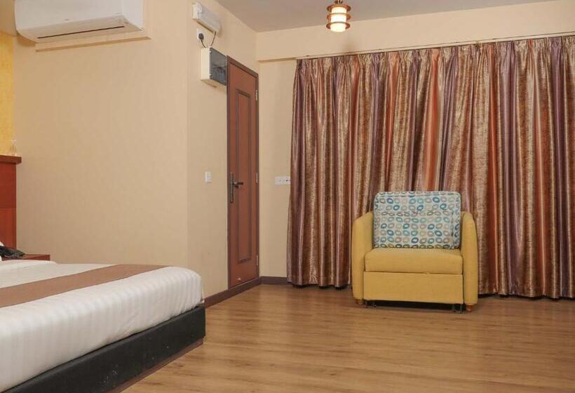 اتاق سوپریور با بالکن, Rashu Hiyaa