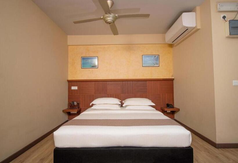 اتاق سوپریور با بالکن, Rashu Hiyaa