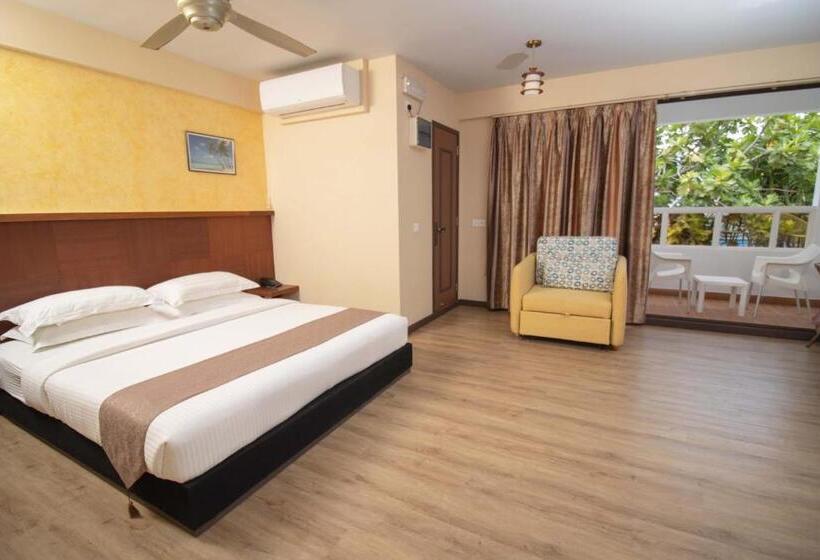 اتاق سوپریور با بالکن, Rashu Hiyaa