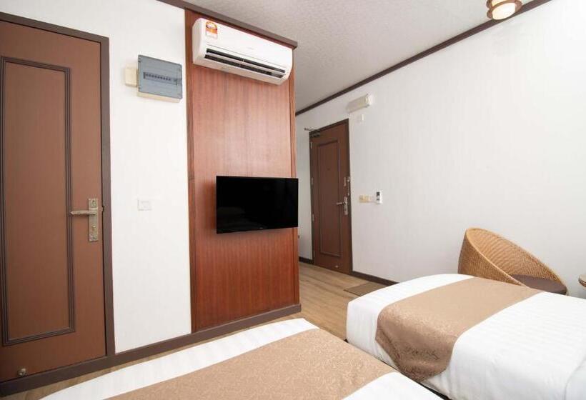 اتاق سوپریور با بالکن, Rashu Hiyaa