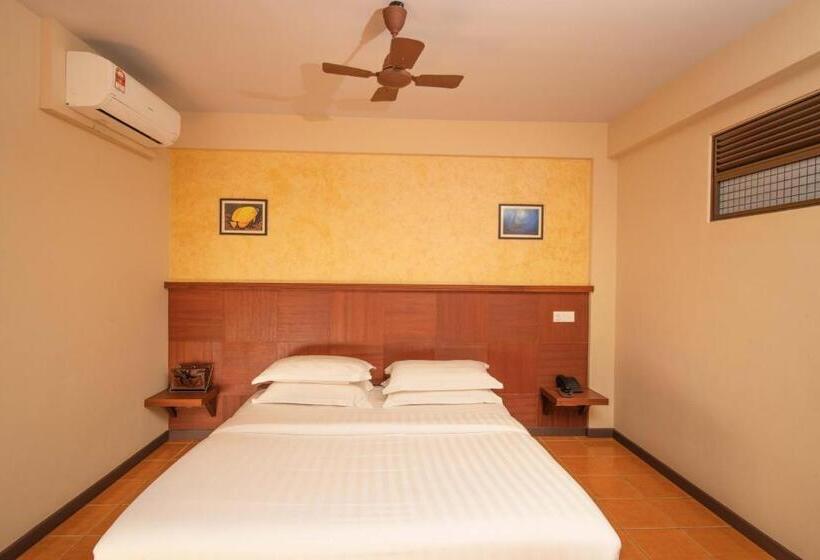 اتاق لوکس با بالکن, Rashu Hiyaa