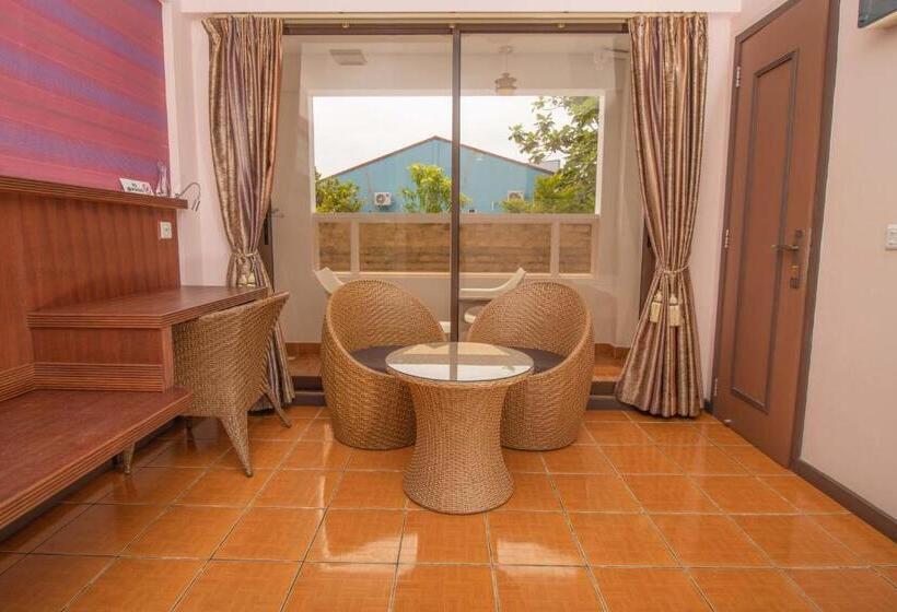 اتاق لوکس با بالکن, Rashu Hiyaa