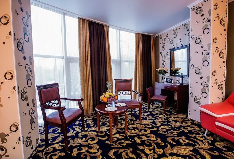 سوییت جونیور, Aria Hotel Chisinau