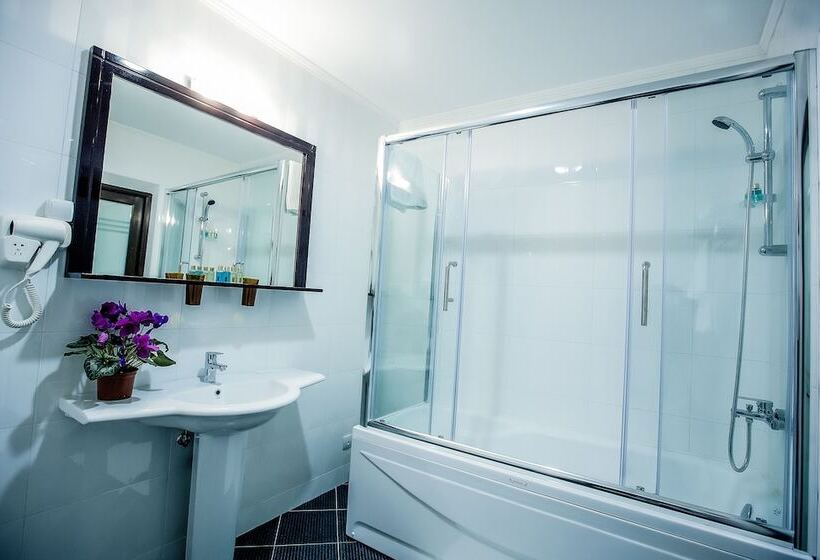 سوییت لوکس, Aria Hotel Chisinau