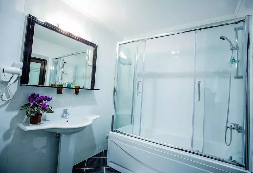 سوییت لوکس, Aria Hotel Chisinau