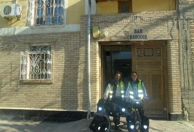 共用房间的床, B&b Bahodir