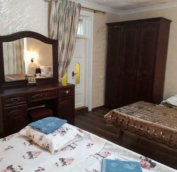 Quarto Estandar, B&b Bahodir