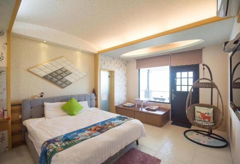 اتاق لوکس با بالکن و چشم‌انداز دریا, Lanyang Beach Villa