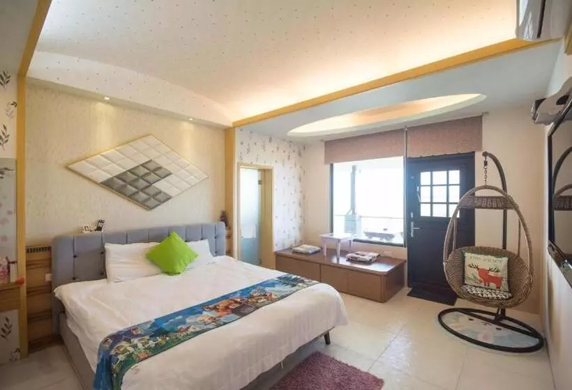 اتاق لوکس با بالکن و چشم‌انداز دریا, Lanyang Beach Villa