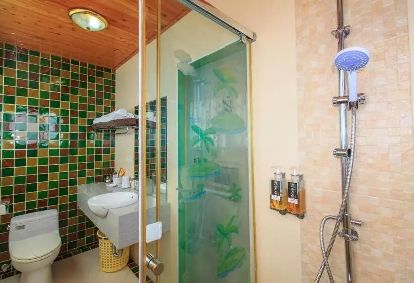 اتاق استاندارد چهارنفره با بالکن, Lanyang Beach Villa