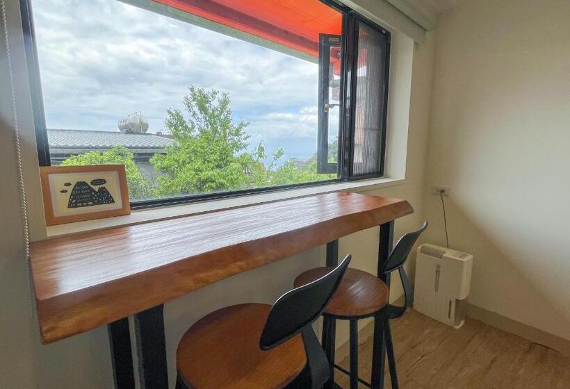 اتاق لوکس, Cen Pin B&b