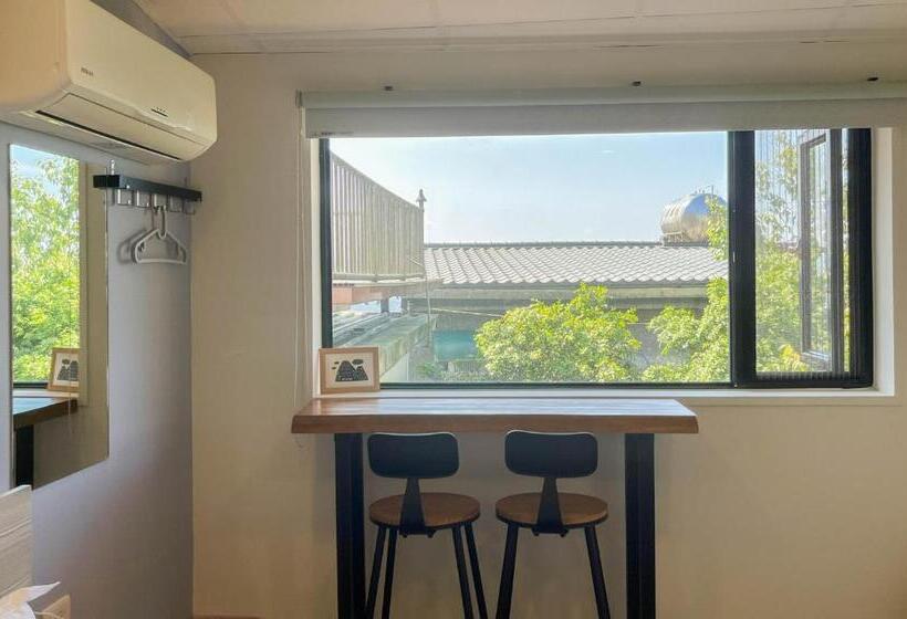 اتاق لوکس, Cen Pin B&b