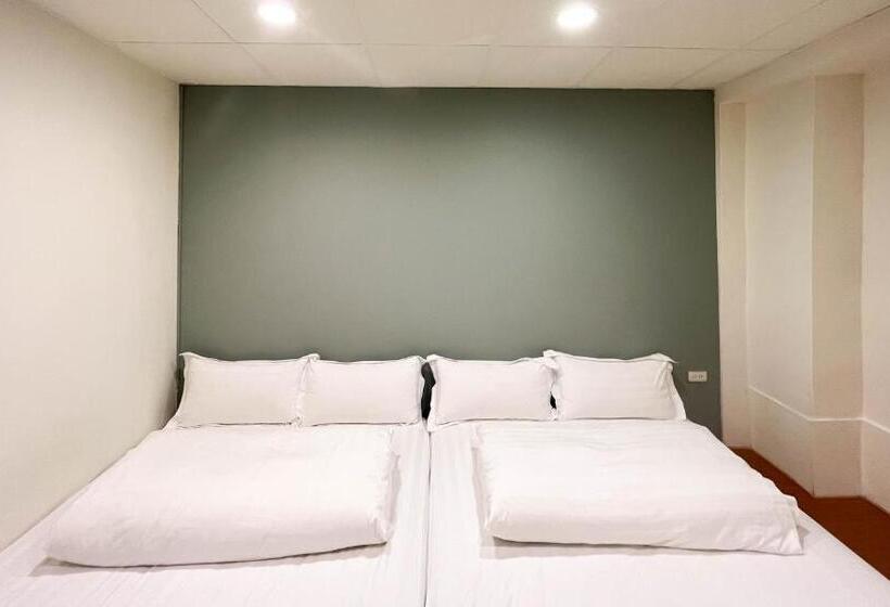 اتاق خانوادگی, Cen Pin B&b