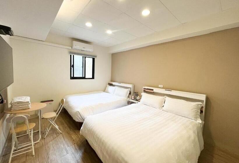 اتاق خانوادگی, Cen Pin B&b