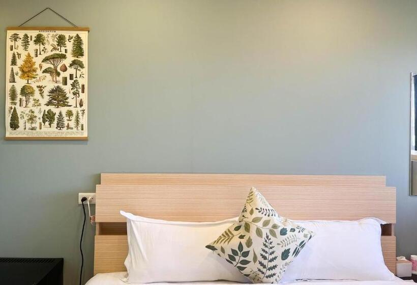 اتاق لوکس, Cen Pin B&b