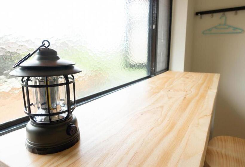 اتاق لوکس, Cen Pin B&b