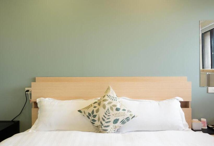 اتاق لوکس, Cen Pin B&b