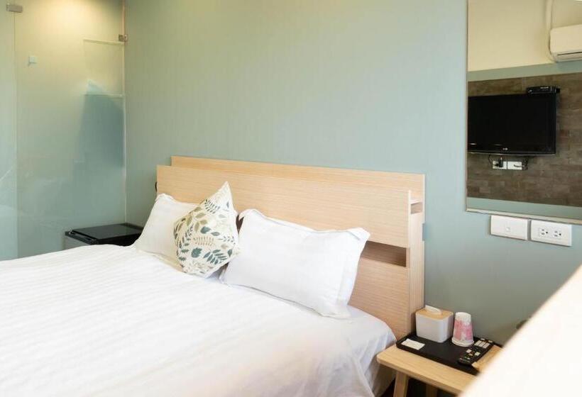 اتاق لوکس, Cen Pin B&b