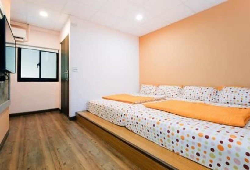 اتاق استاندارد چهار تخته, Cen Pin B&b