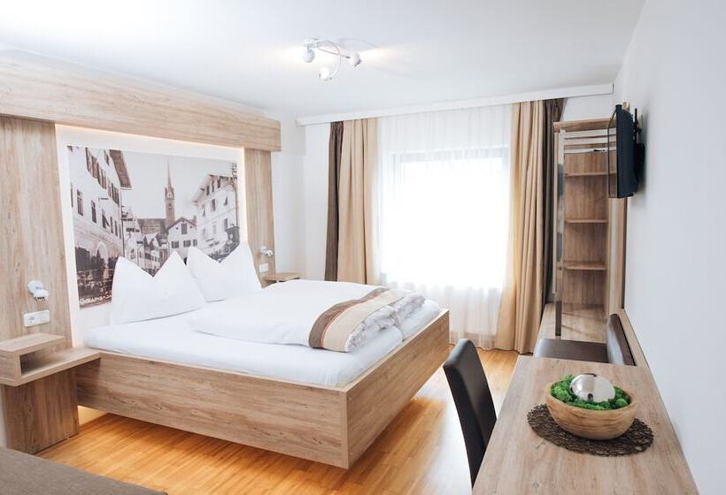 غرفة كومفورت ثلاثية, Adler