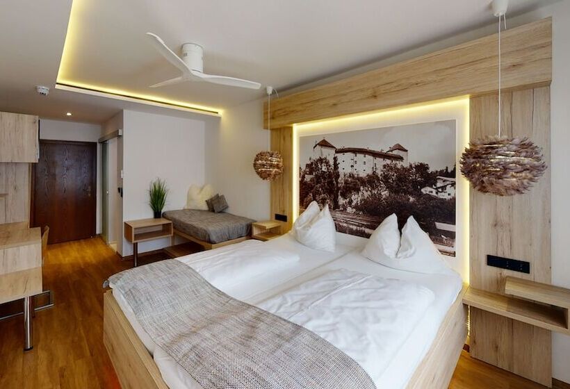 غرفة كومفورت ثلاثية, Adler