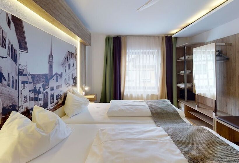 غرفة كومفورت ثلاثية, Adler