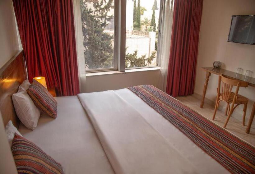 اتاق استاندارد چهار تخته, Antika Amman