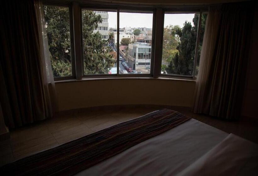 Deluxe Suite King Bed, Antika Amman