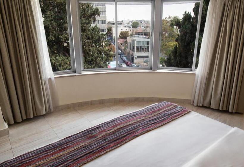 Deluxe Suite King Bed, Antika Amman