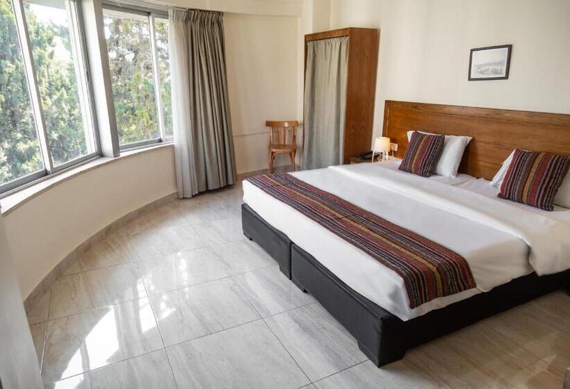 Deluxe Suite King Bed, Antika Amman