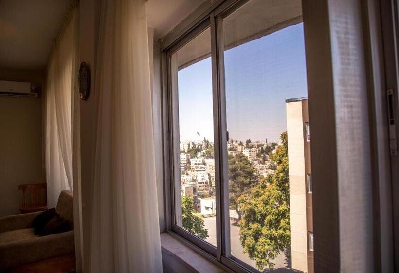 Deluxe Suite King Bed, Antika Amman