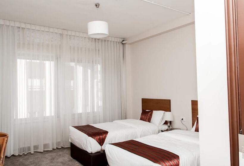 اتاق استاندارد چهار تخته, Antika Amman