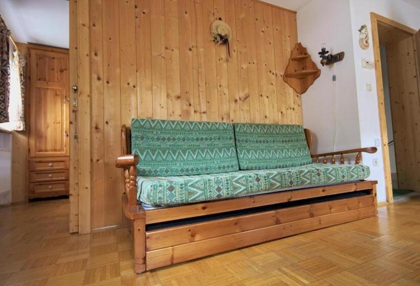 דירת חדר, Bachlaufen Haus