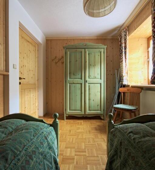 דירת שני חדרים, Bachlaufen Haus